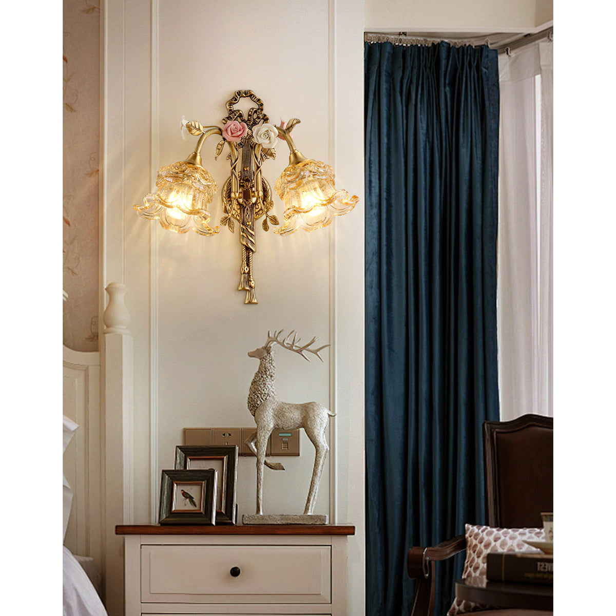 margaux-fleur-wall-lamp