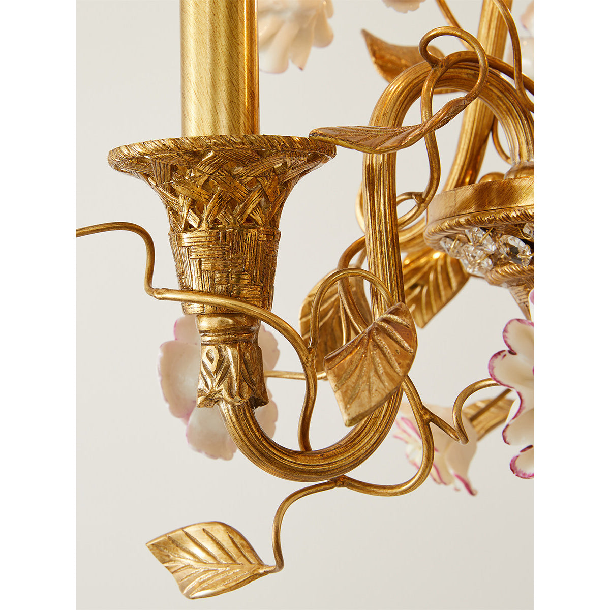 marguerite-flowers-chandelier