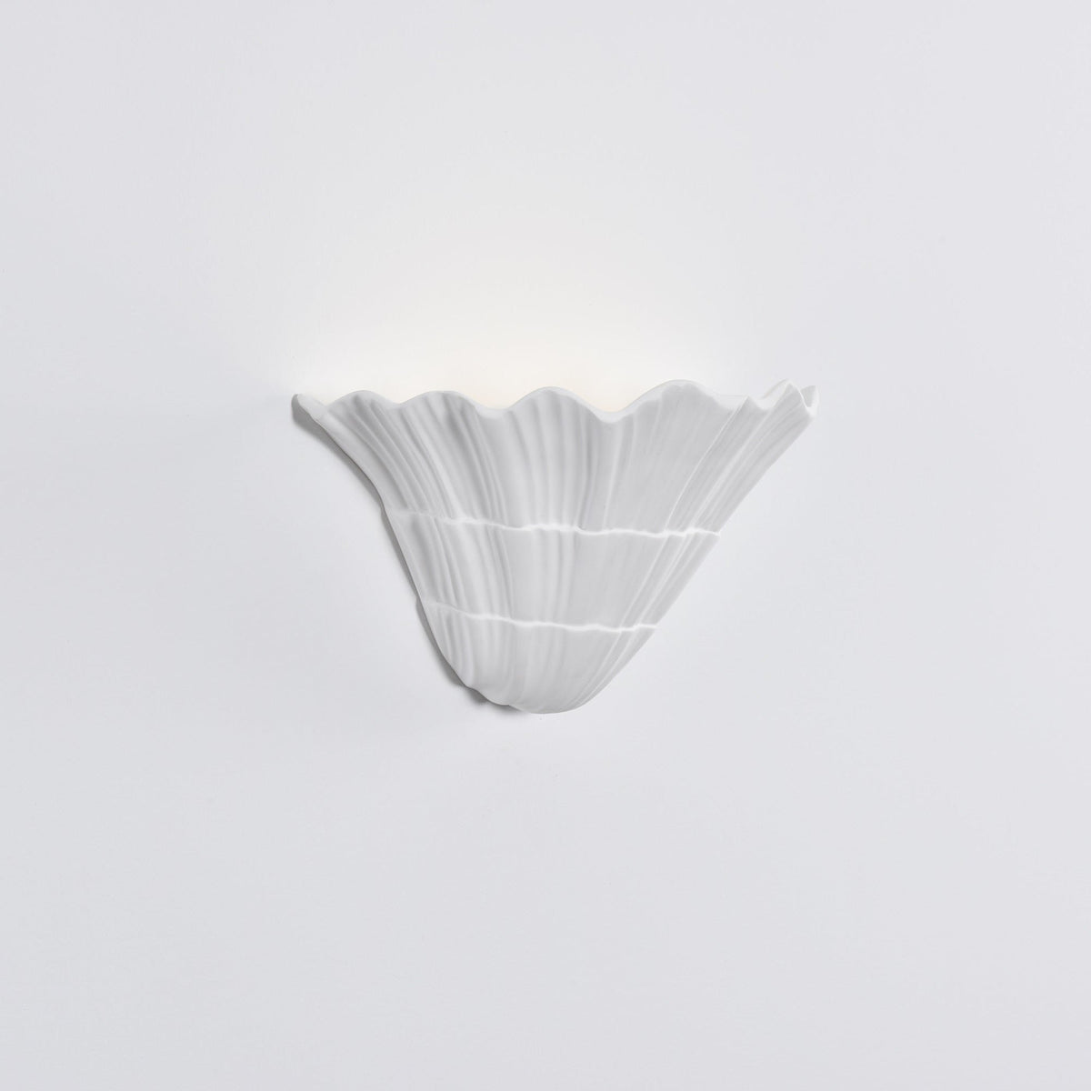 Marina Shell Wall Sconce – Sculptural Coastal Light in White