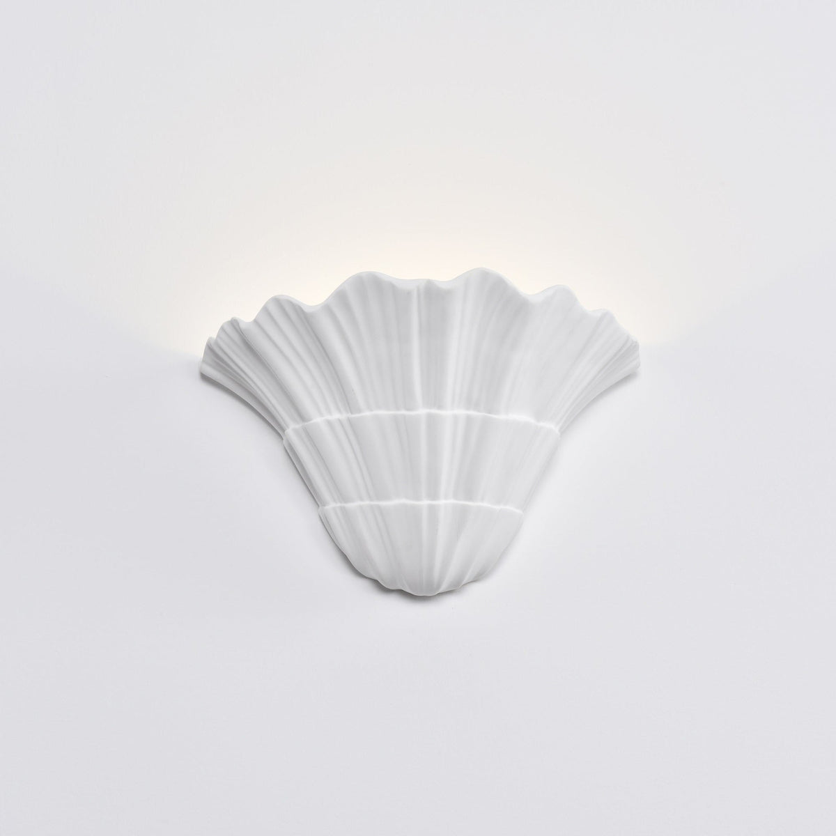Marina Shell Wall Sconce – Sculptural Coastal Light in White