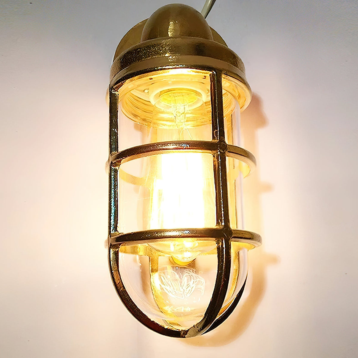 marine-wall-lamp