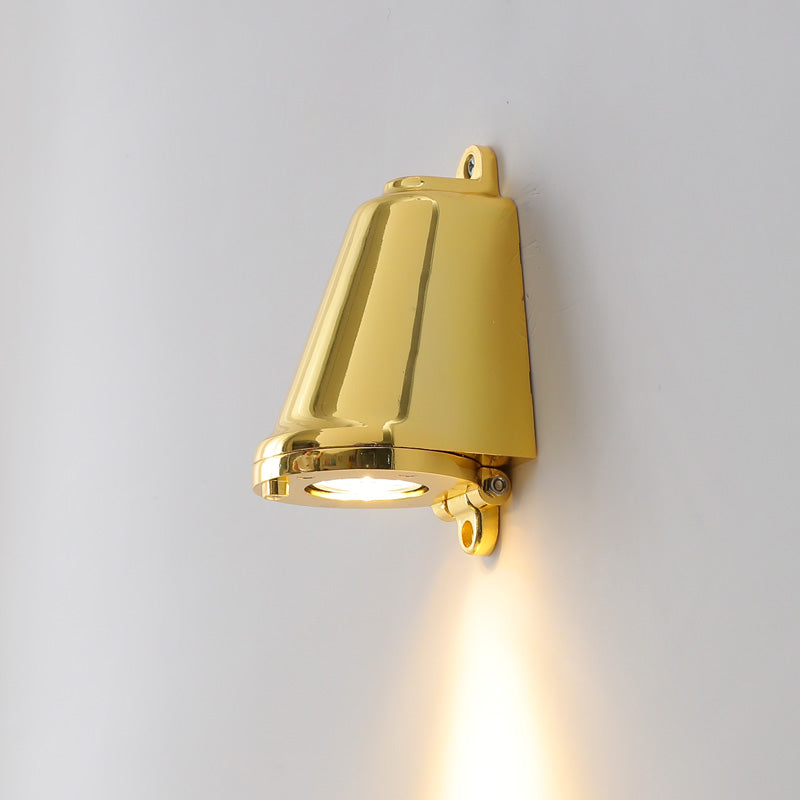mast-wall-lamp