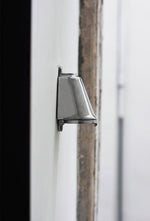 mast-wall-lamp