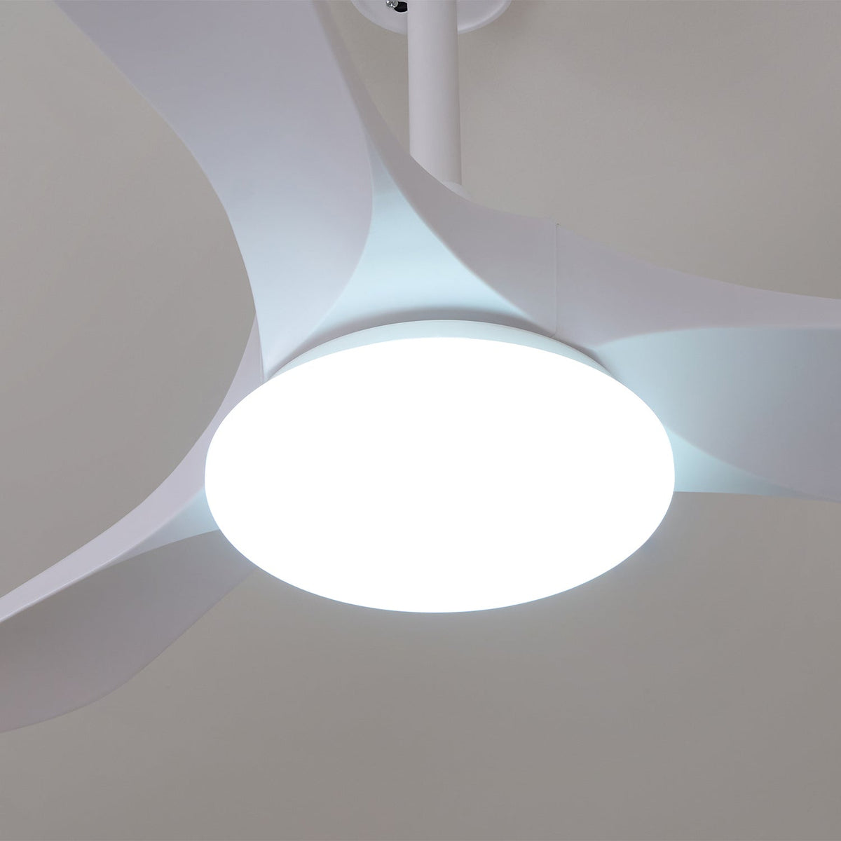 Virelo Ceiling Fan Light with LED – 42" & 52" Wood Grain Blades