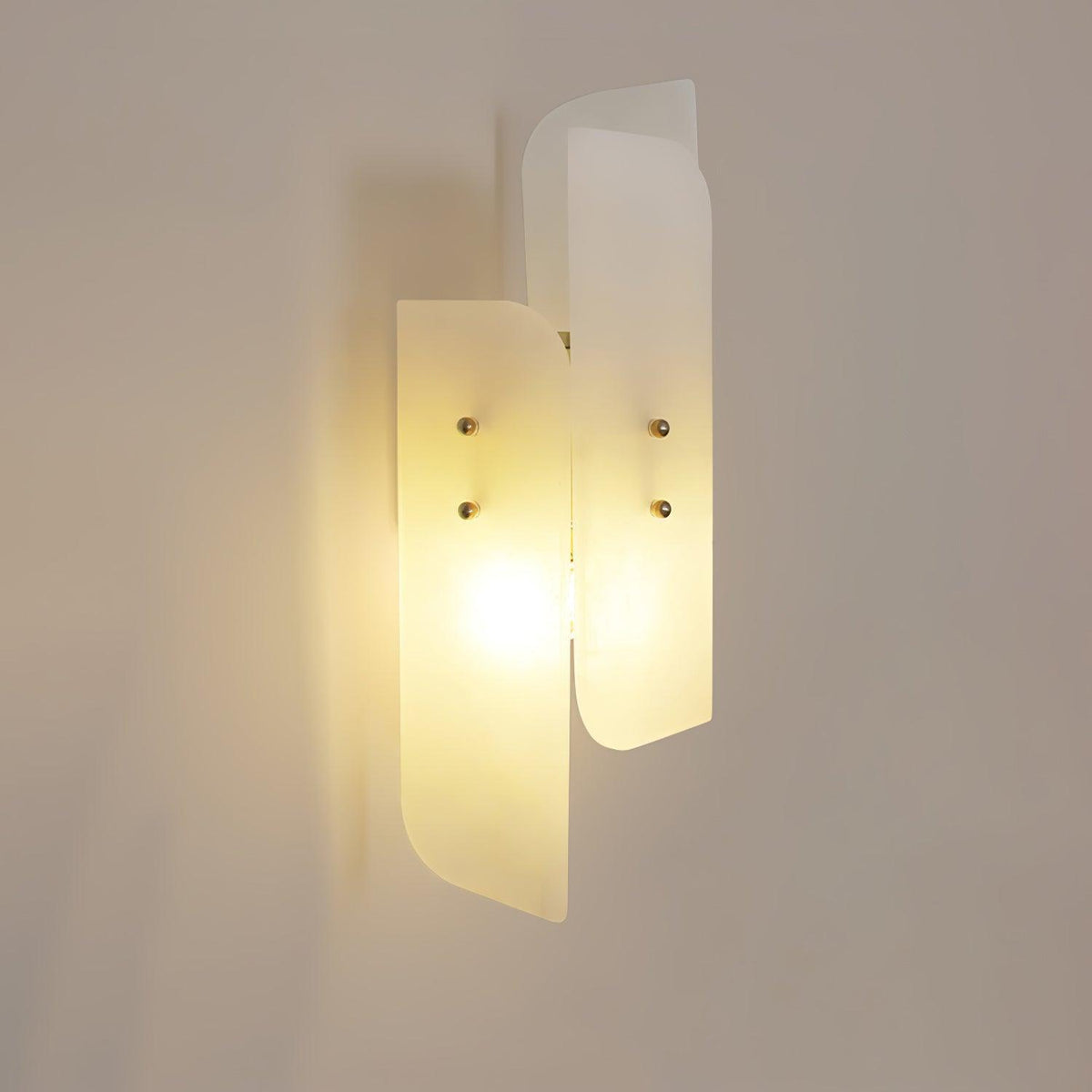 megalith-alabaster-wall-light