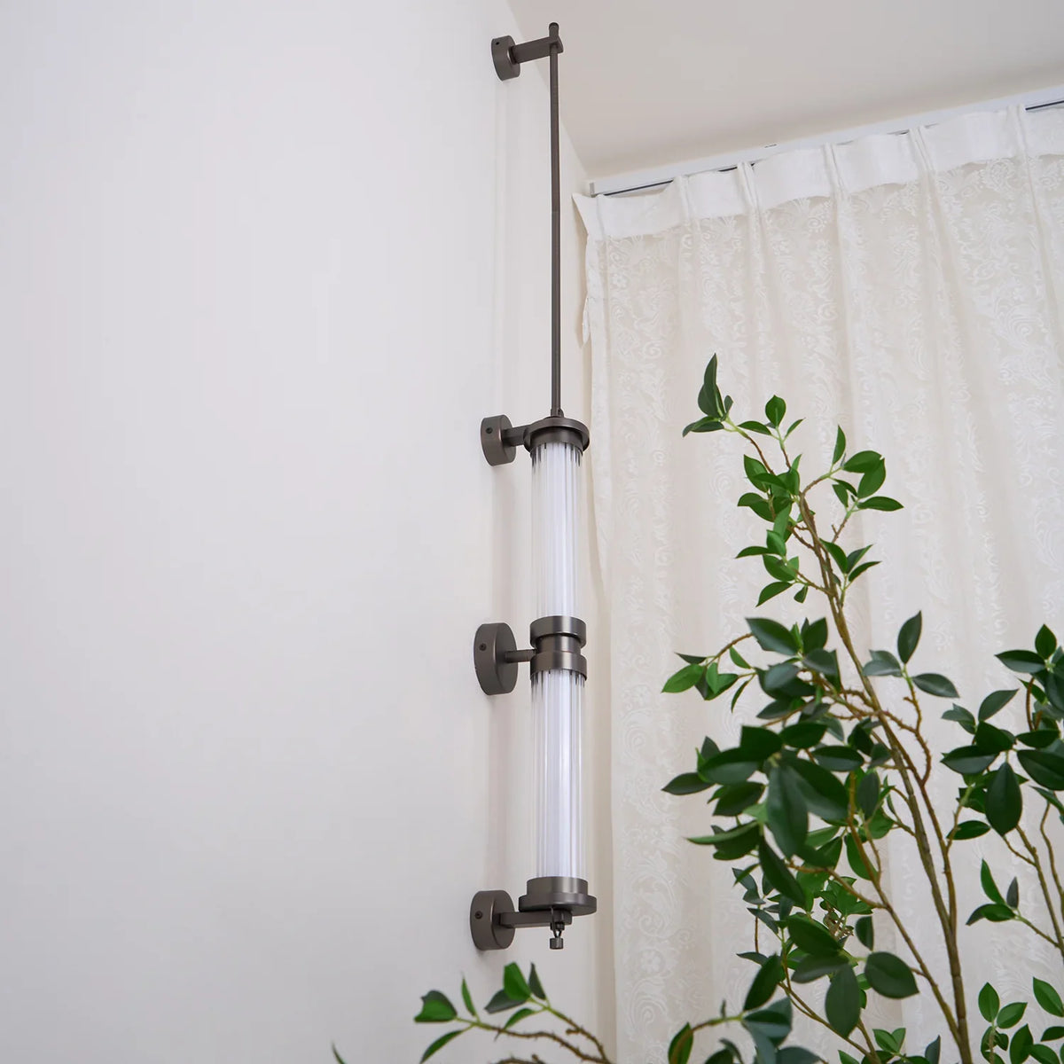 meridian-vertical-wall-sconce