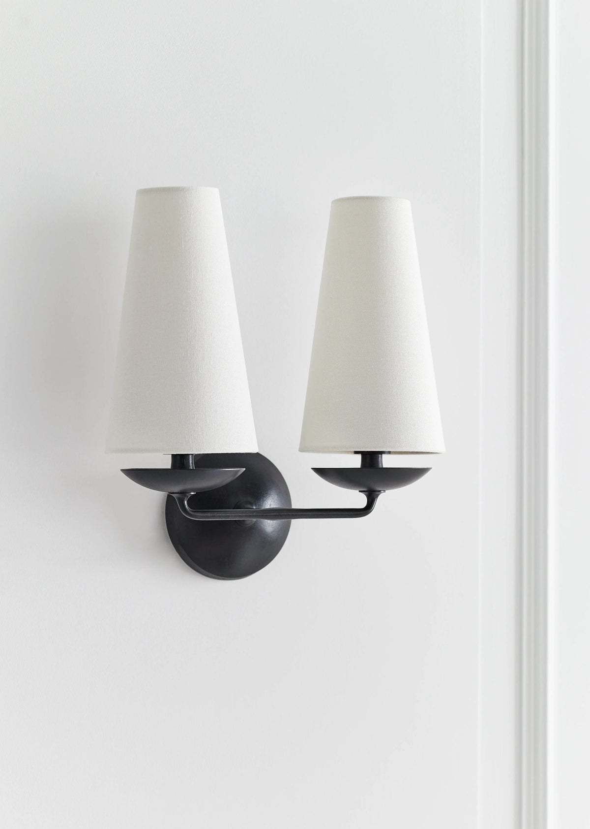 Merri Wall Lamp