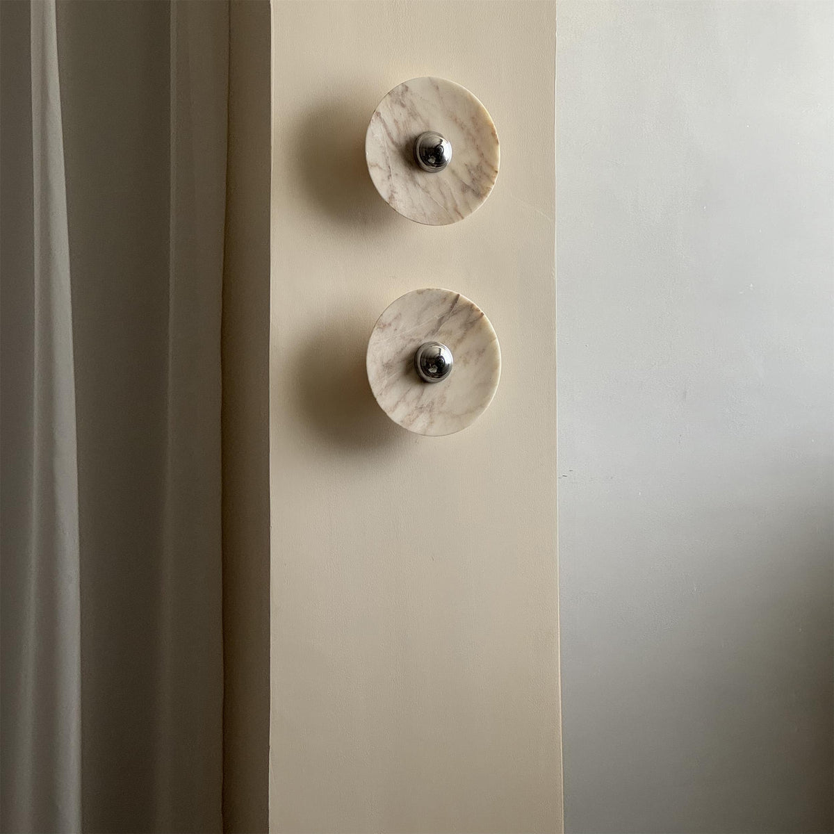 calacatta-marble-wall-lamp