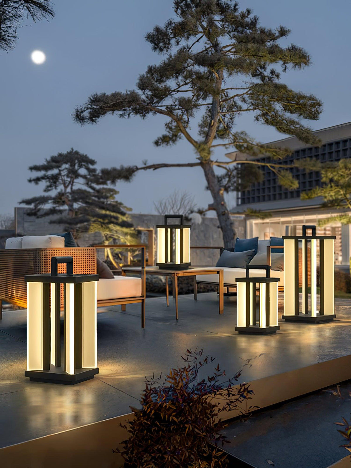 Metroluxe Solar Outdoor Light