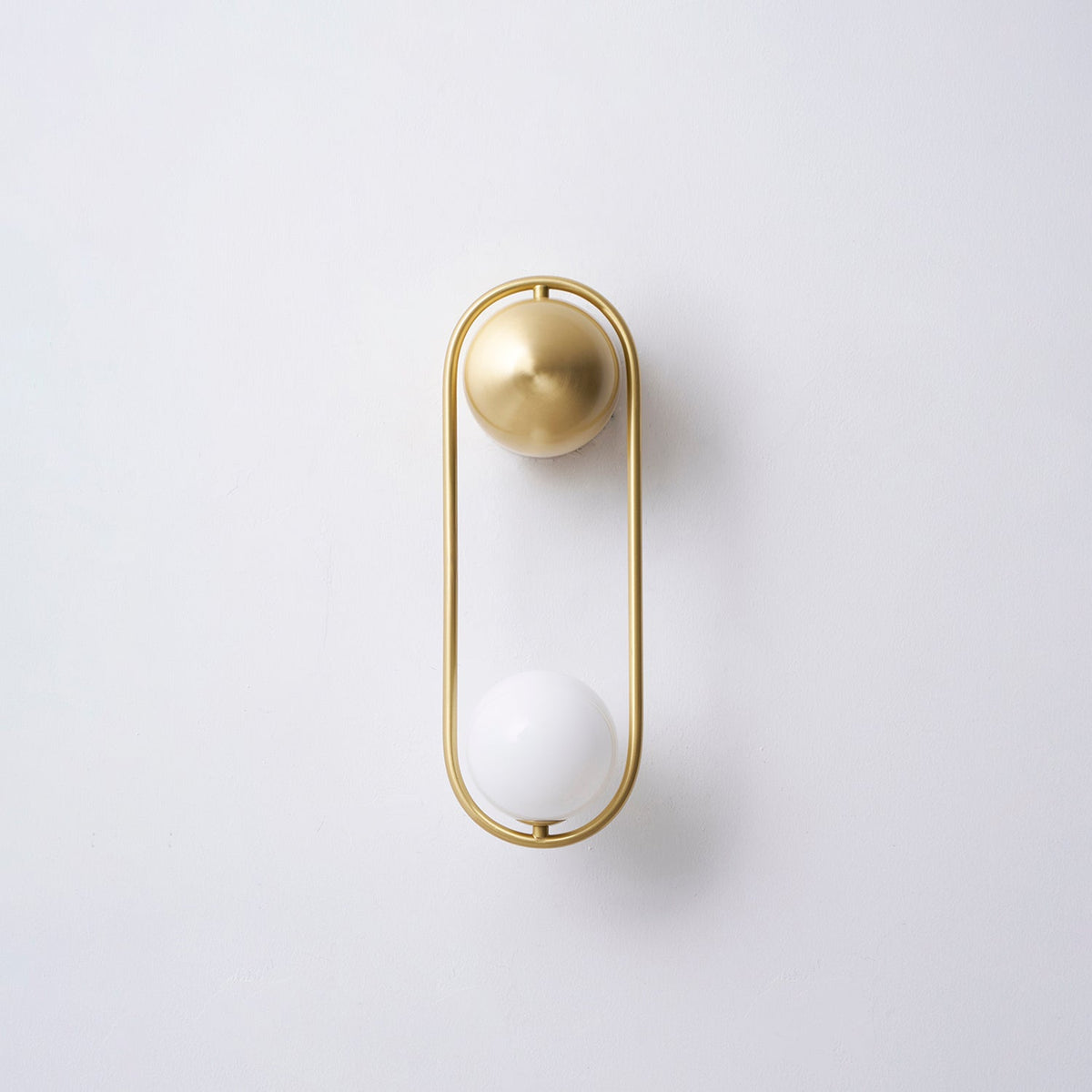 mila-wall-lamp