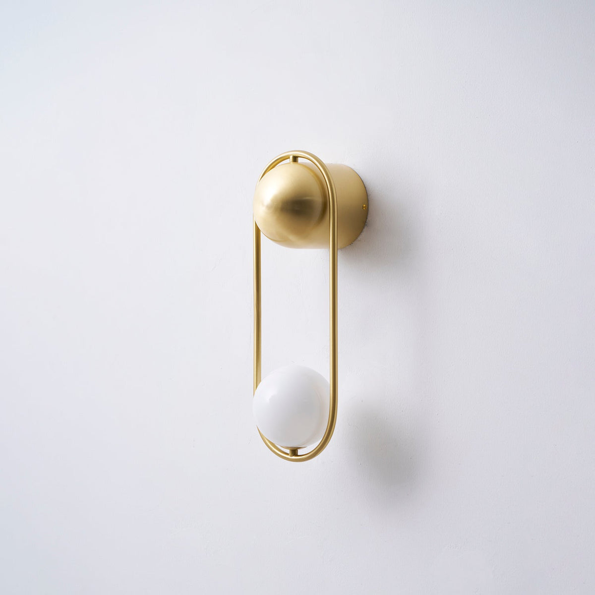 mila-wall-lamp