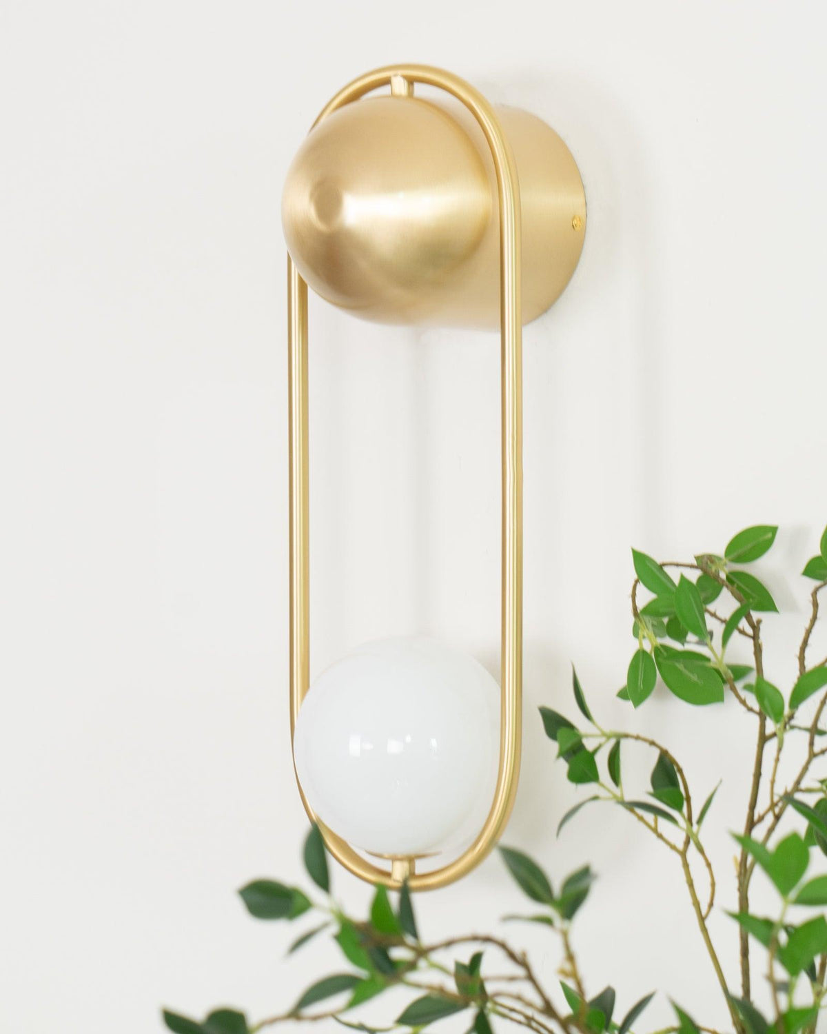 mila-wall-lamp