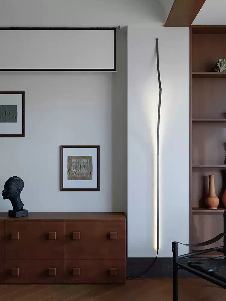 Sculptural Ribbon LED Wall Sconce in Silver – Modern Minimalist Lighting