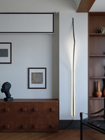 Sculptural Ribbon LED Wall Sconce in Silver – Modern Minimalist Lighting