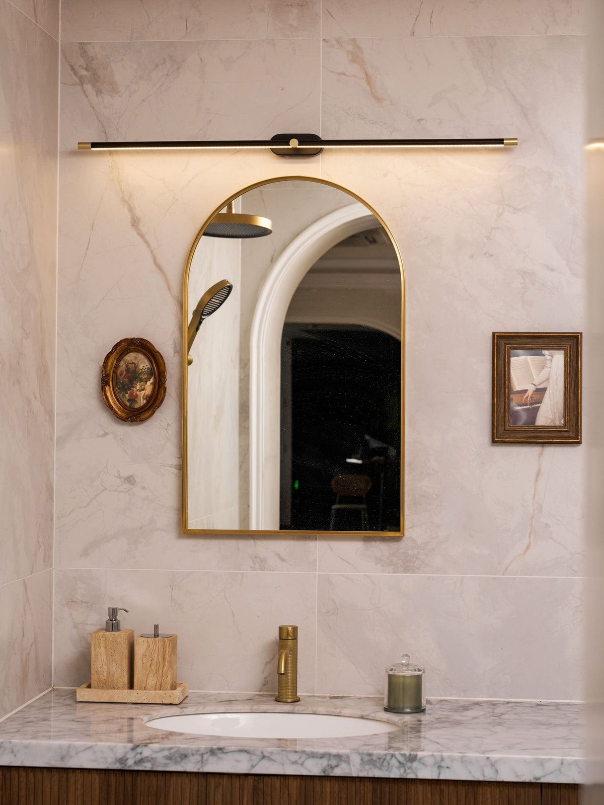 Minimalist Linear Rechargeable Wall Sconce – Cordless LED Vanity Light
