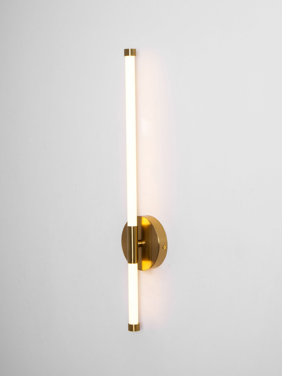 Linear LED Wall Sconce in Gold or Black for Modern Interiors