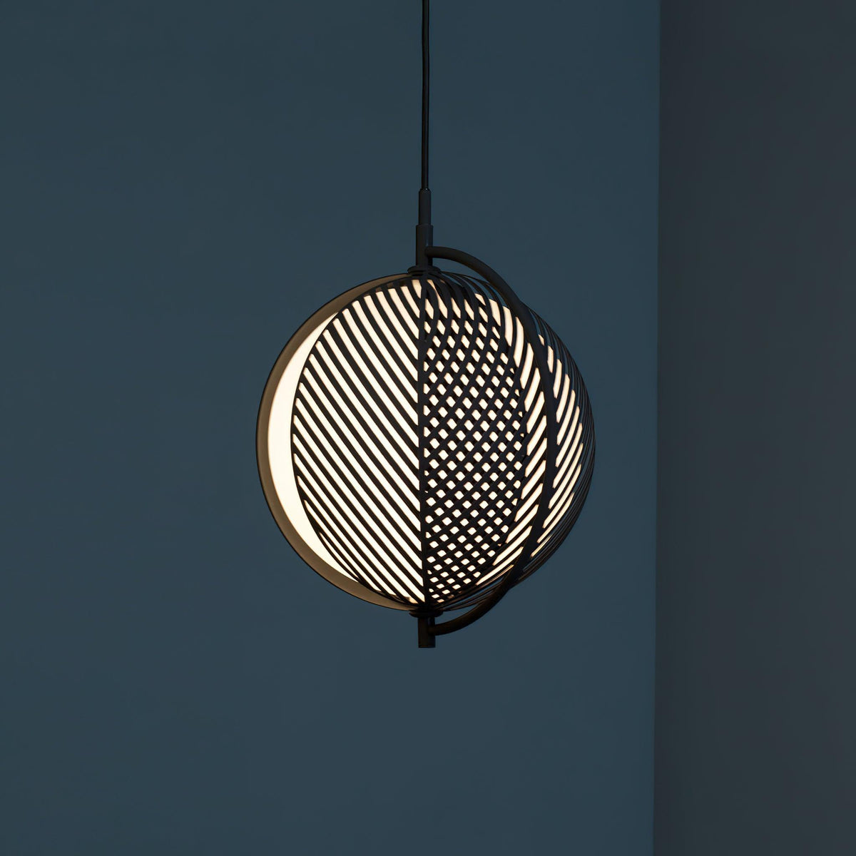 mondo-pendant-light