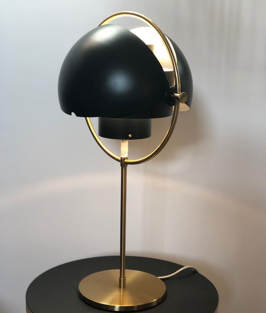 Deformed Ball Table Lamp