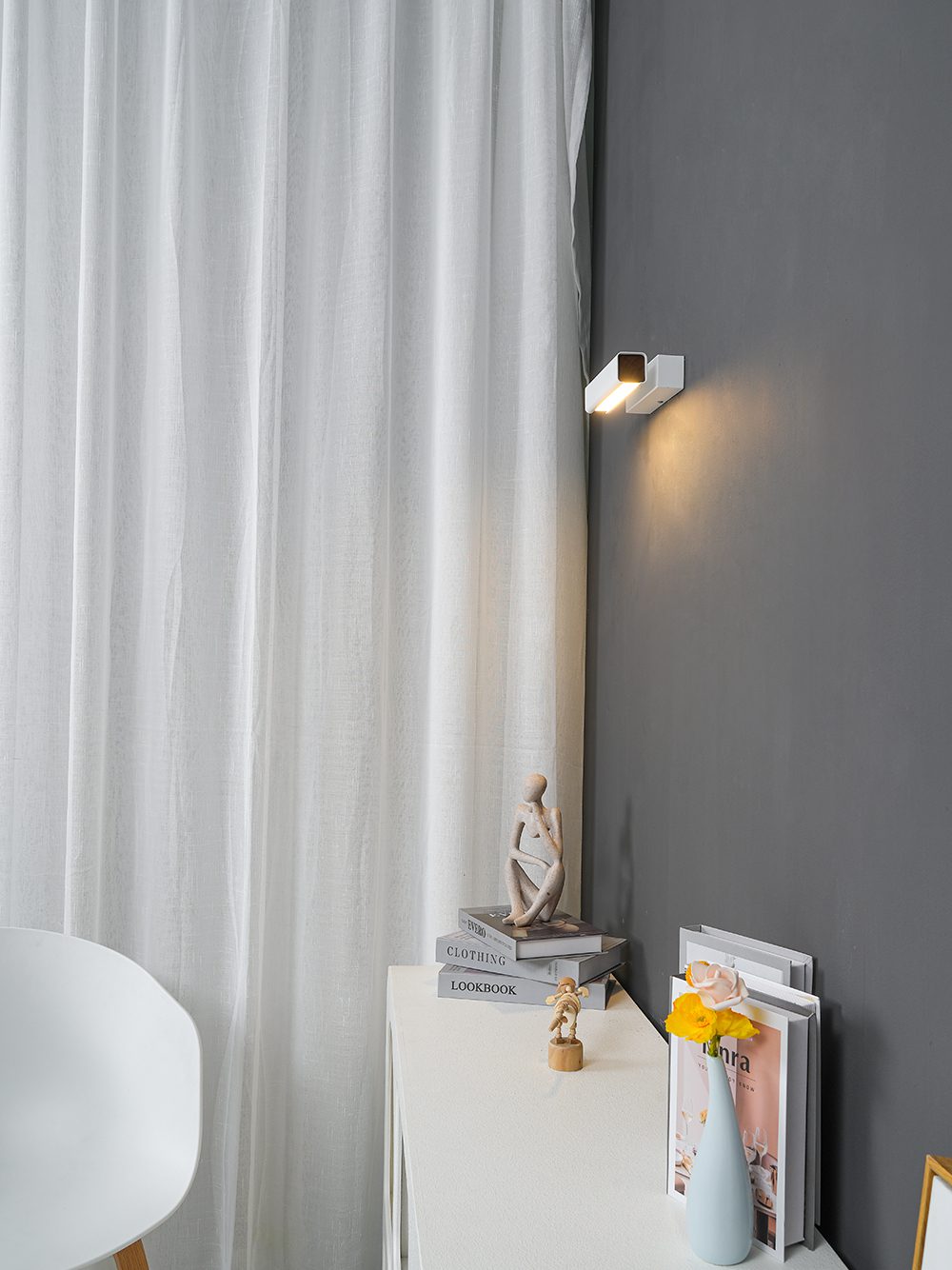 Modern Minimalist Bedroom Wall Lamp