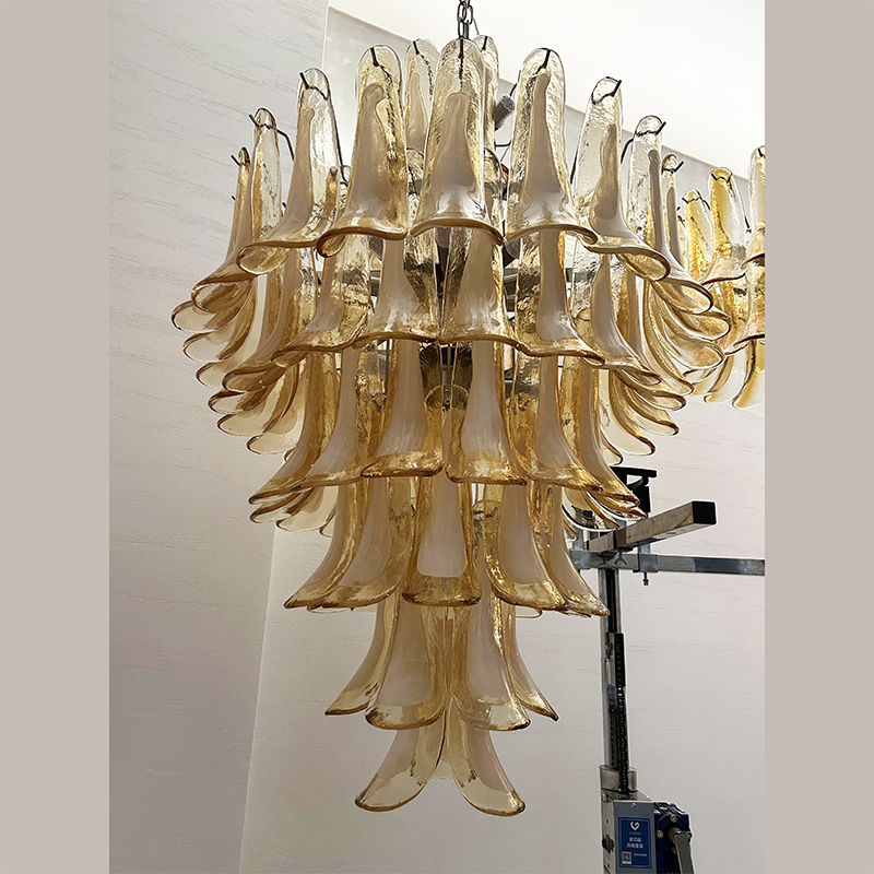 murano-petal-chandelier