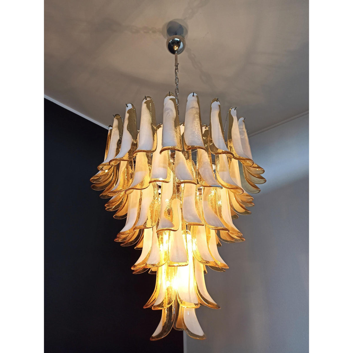 murano-petal-chandelier