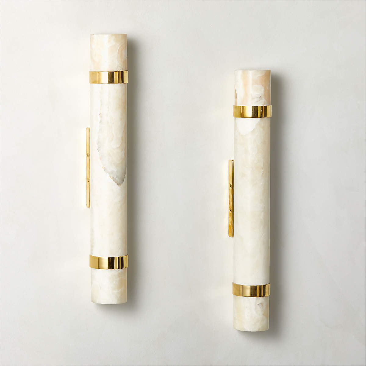 natalia-onyx-wall-lamp
