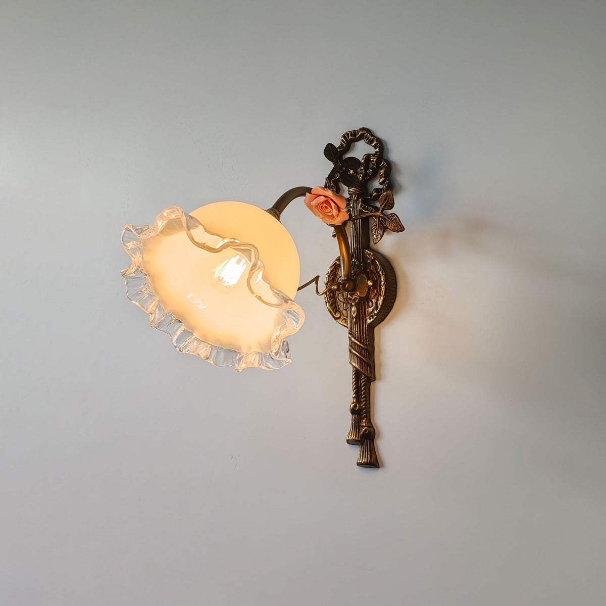 neiman-wall-lamp