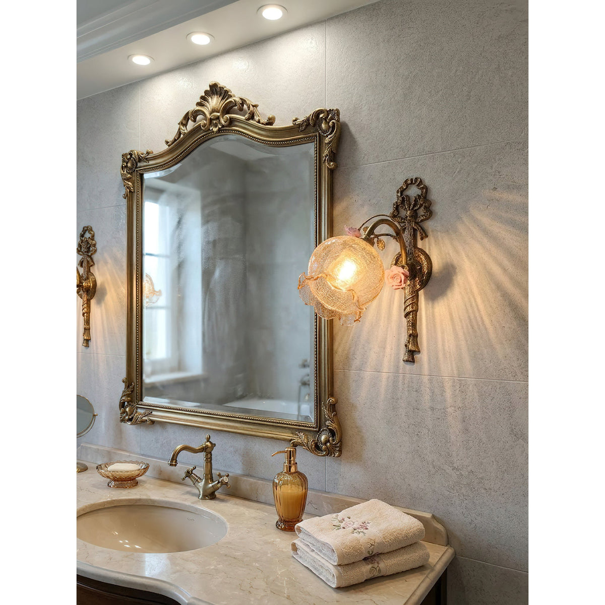 neiman-wall-lamp