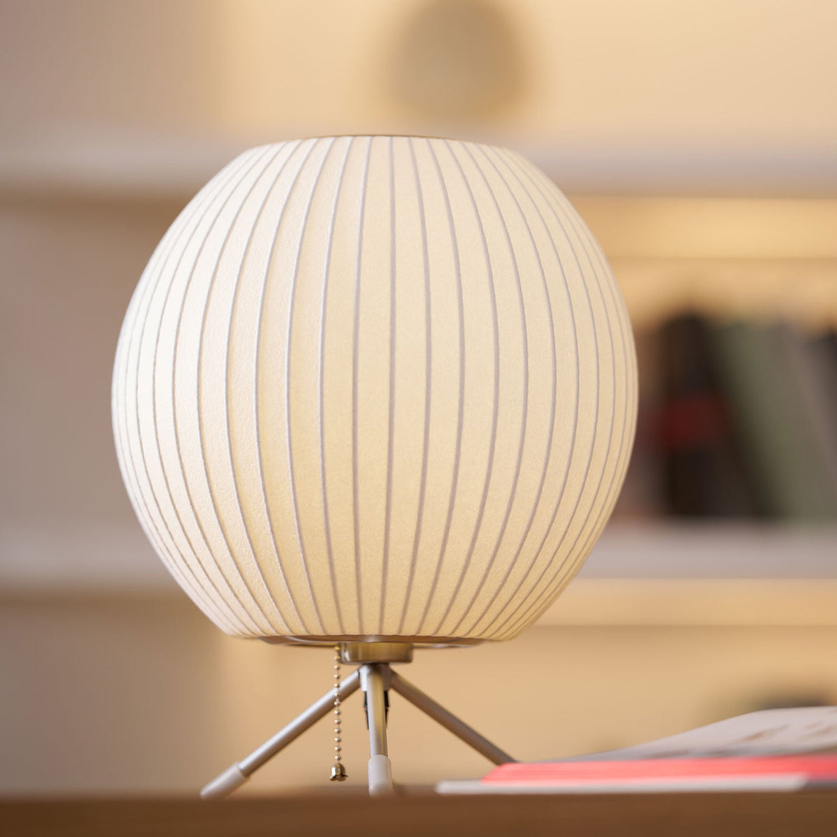 Tripod Bubble Table Lamp – Mid-Century Modern Sculptural Lighting