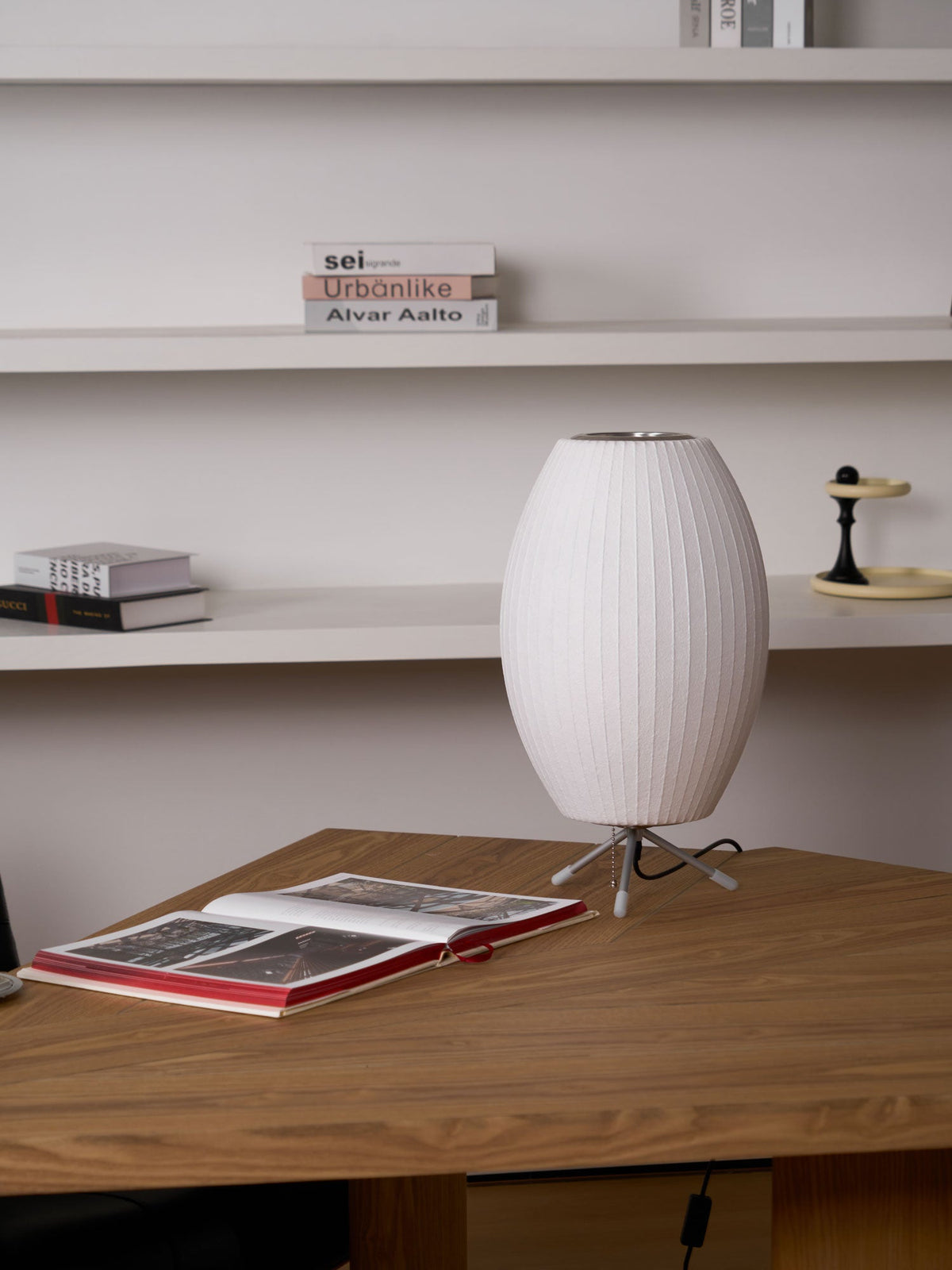 Tripod Bubble Table Lamp – Mid-Century Modern Sculptural Lighting