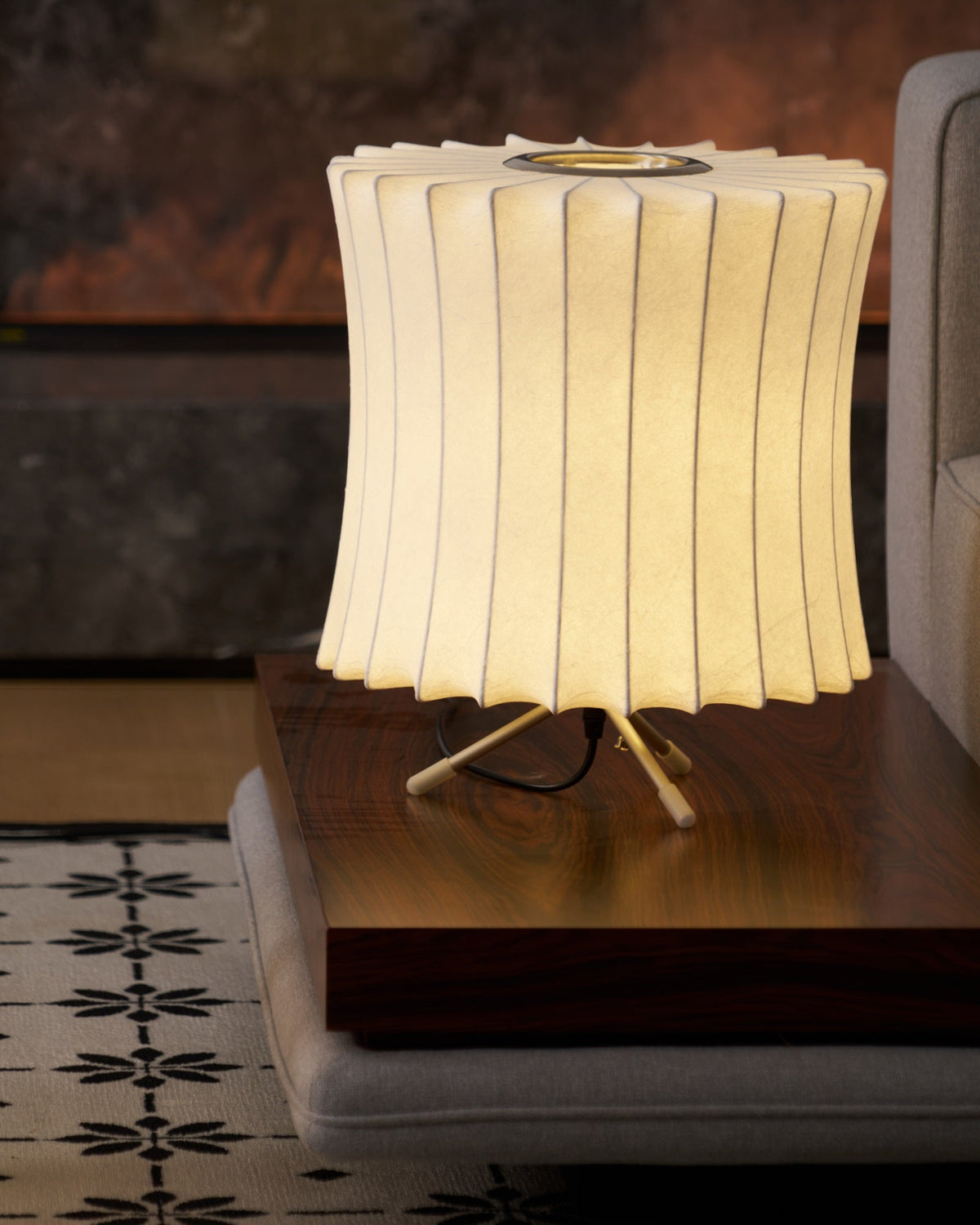 Tripod Bubble Table Lamp – Mid-Century Modern Sculptural Lighting