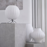 Tripod Bubble Table Lamp – Mid-Century Modern Sculptural Lighting