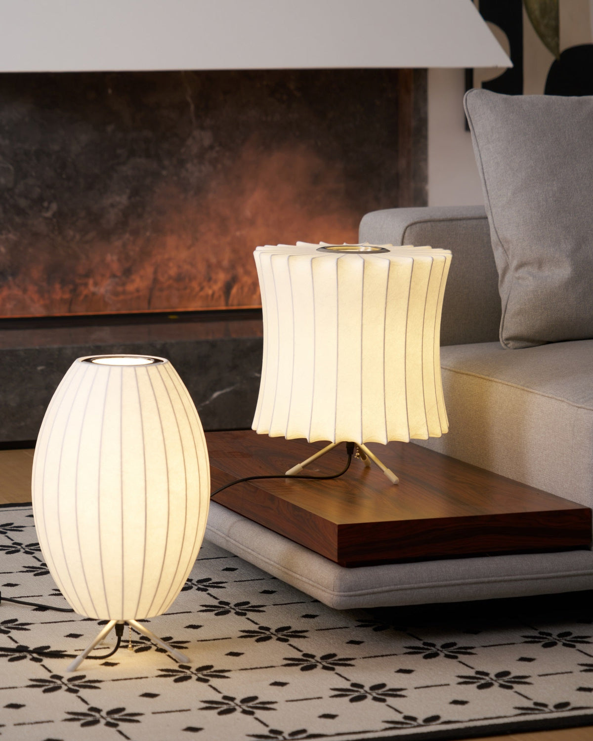 Tripod Bubble Table Lamp – Mid-Century Modern Sculptural Lighting