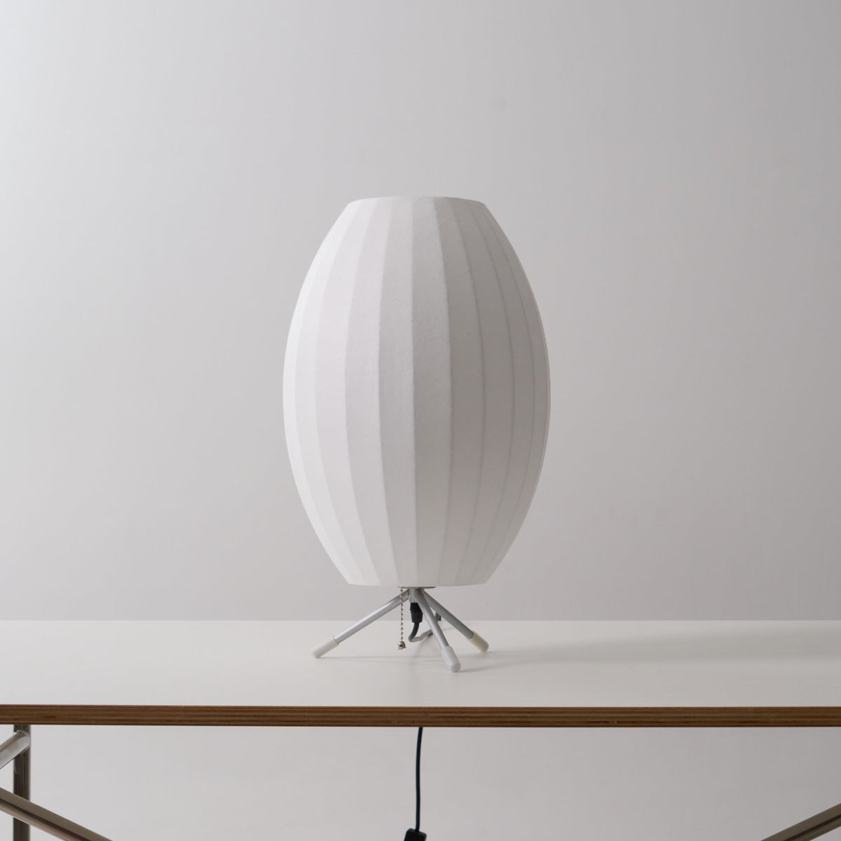 Tripod Bubble Table Lamp – Mid-Century Modern Sculptural Lighting