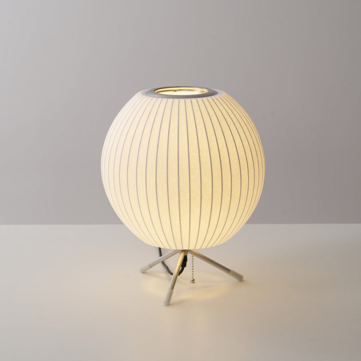 Tripod Bubble Table Lamp – Mid-Century Modern Sculptural Lighting