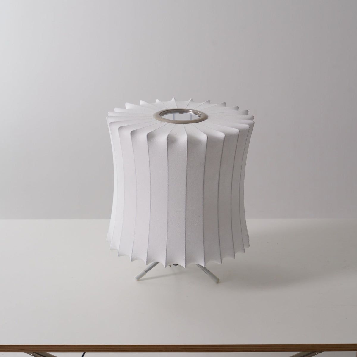 Tripod Bubble Table Lamp – Mid-Century Modern Sculptural Lighting