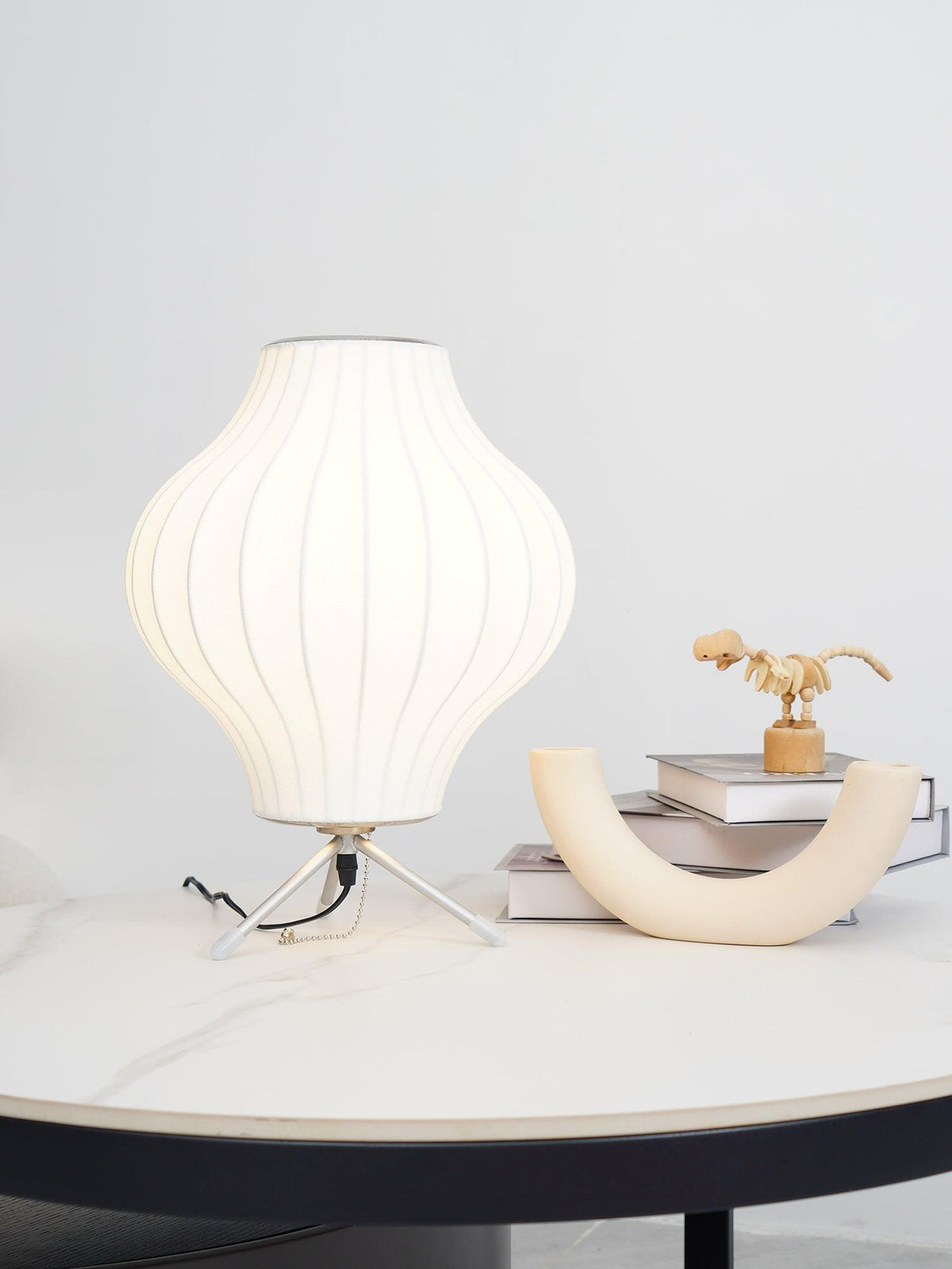 Tripod Bubble Table Lamp – Mid-Century Modern Sculptural Lighting