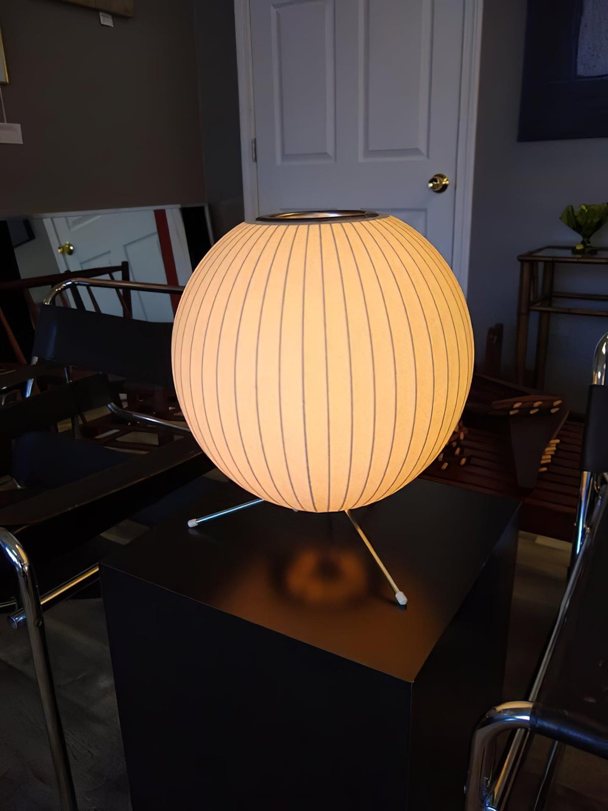 nelson-tripod-table-lamp