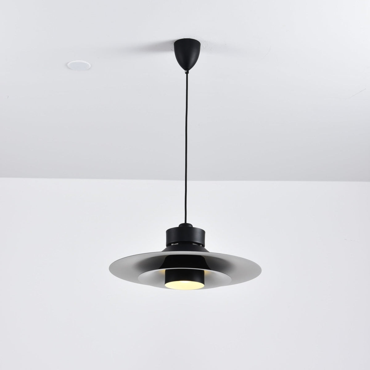 Nero Eclipse Modern Pendant Light – Matte Black Designer Ceiling Lamp