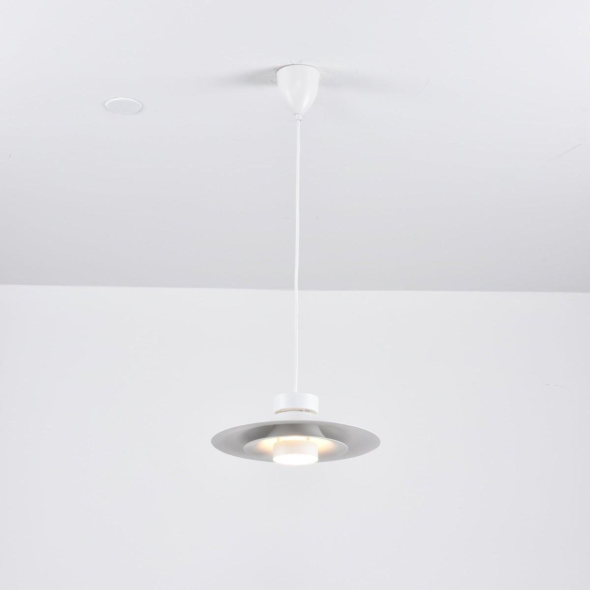 Nero Eclipse Modern Pendant Light – Matte Black Designer Ceiling Lamp