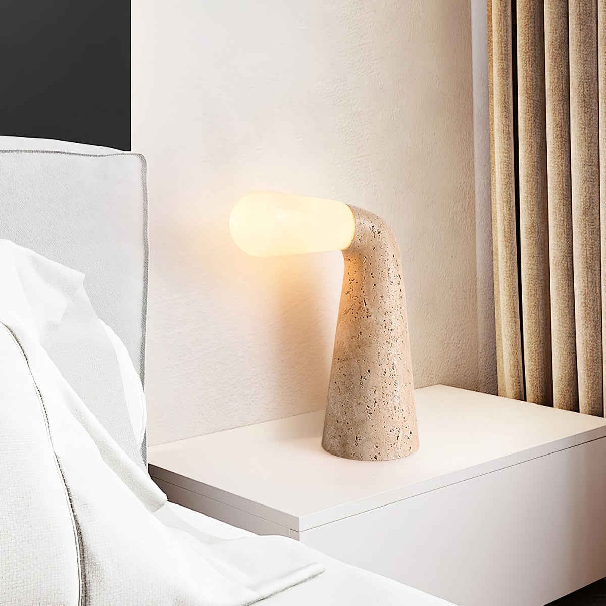 Nilo Travertine Table Lamp – Sculptural Stone Accent Light