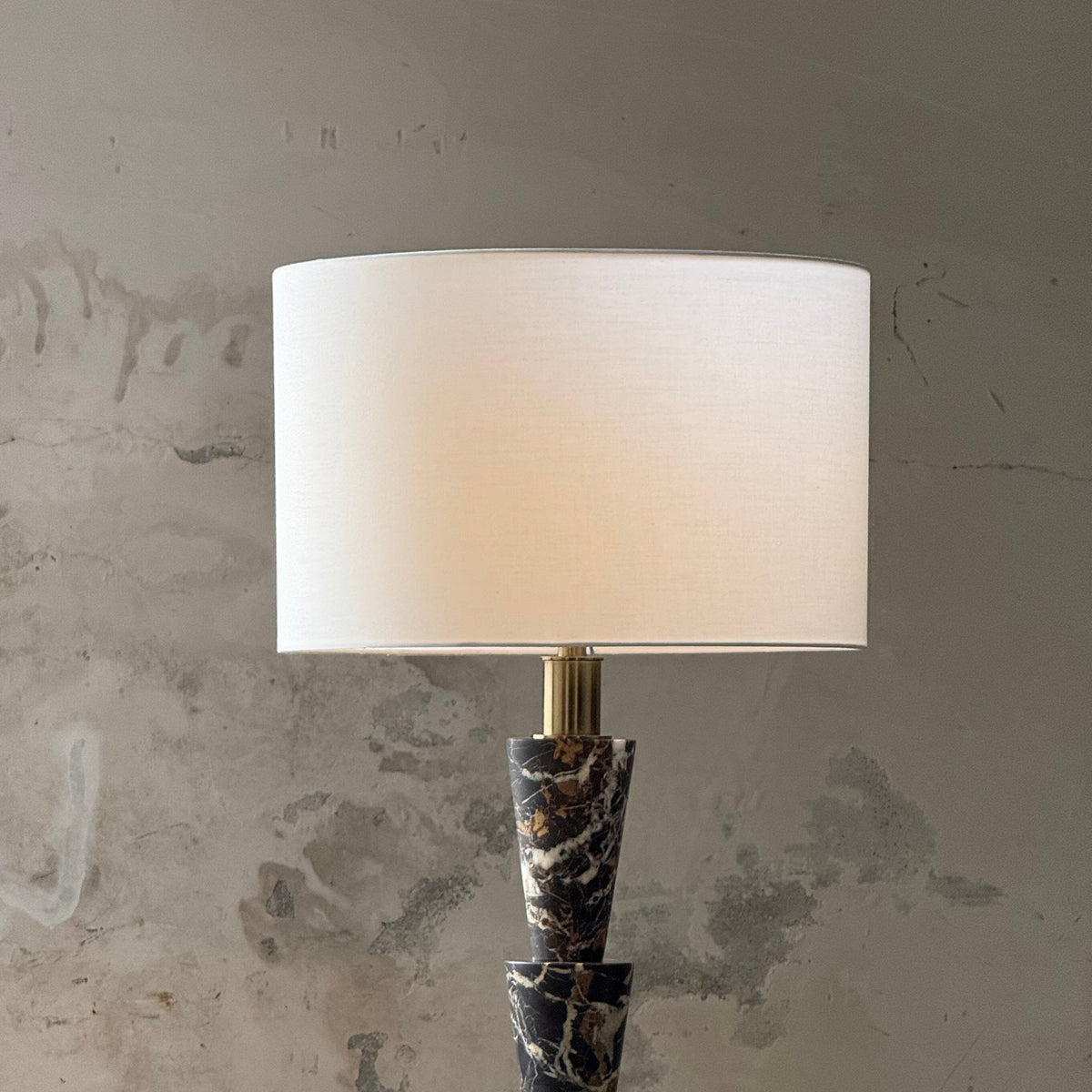 nizwa-marble-floor-lamp