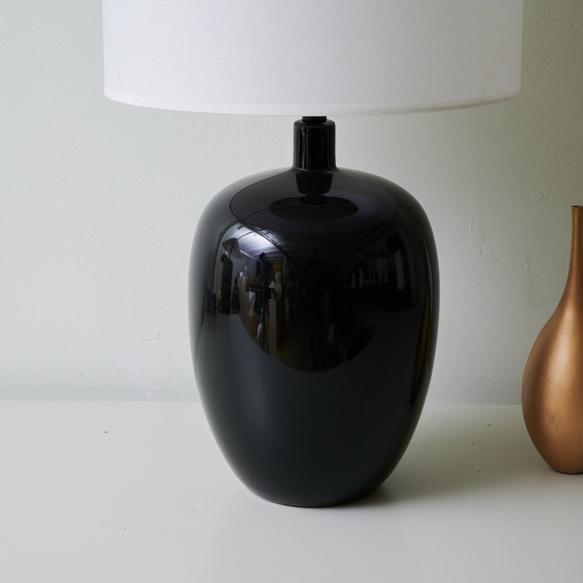 Noir Gloss Table Lamp – Modern Ceramic Bedside Light with White Drum Shade