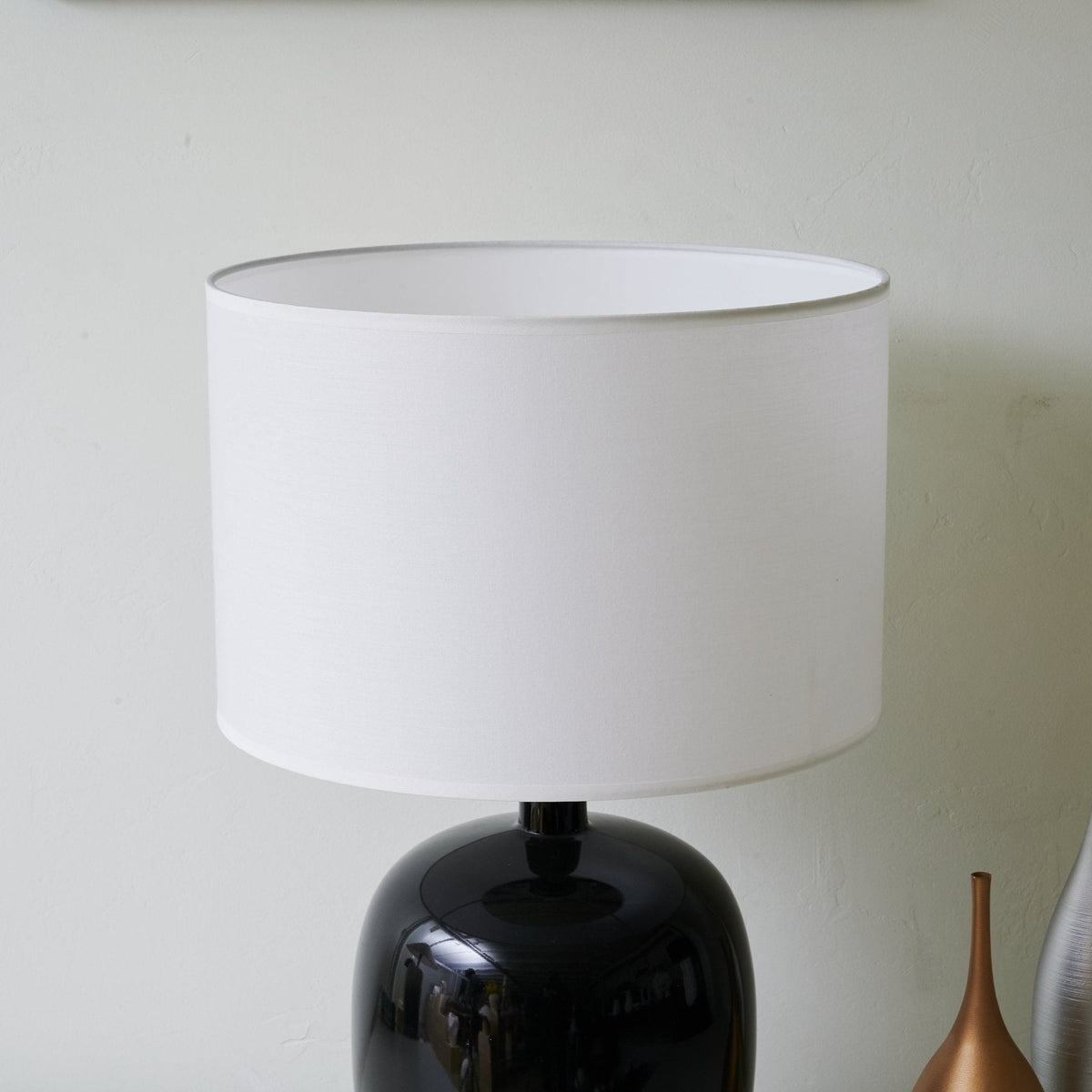 Noir Gloss Table Lamp – Modern Ceramic Bedside Light with White Drum Shade