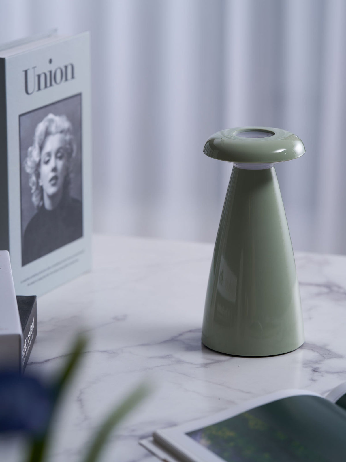 Noko Rechargeable Mushroom Table Lamp in Ceramic Finish