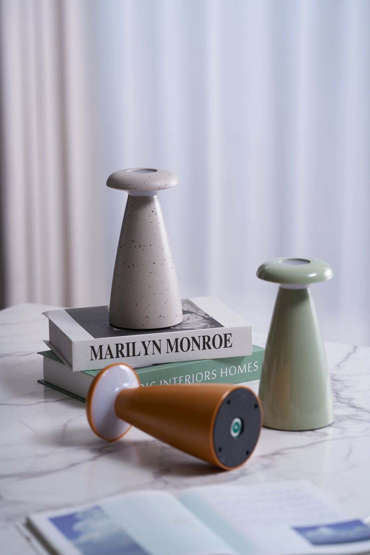 Noko Rechargeable Mushroom Table Lamp in Ceramic Finish