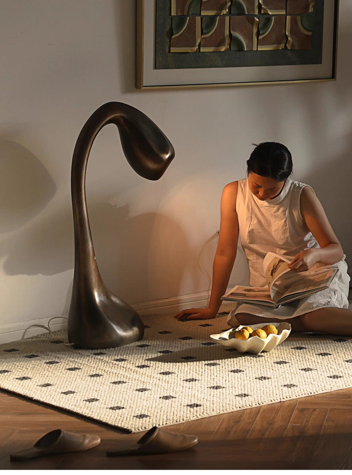 Noor Sculptural Table Lamp in Bronze – Modern Art Deco Accent Light