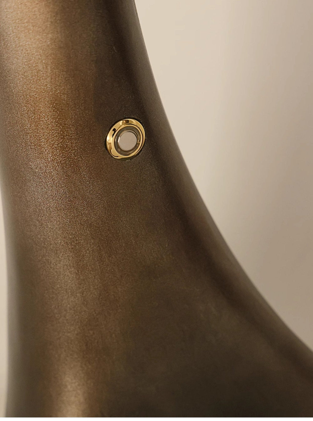 Noor Sculptural Table Lamp in Bronze – Modern Art Deco Accent Light