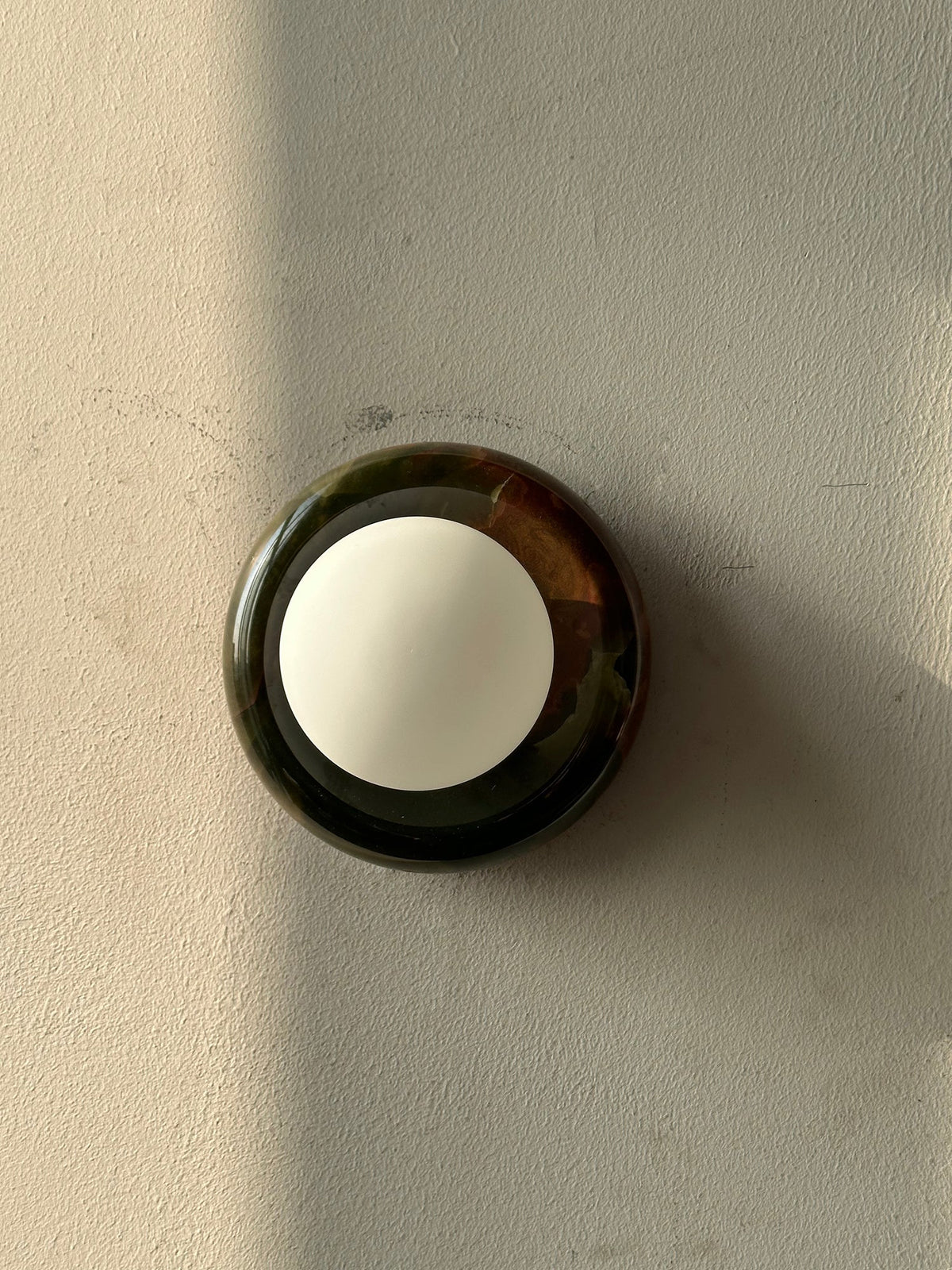 novi-jade-wall-lamp