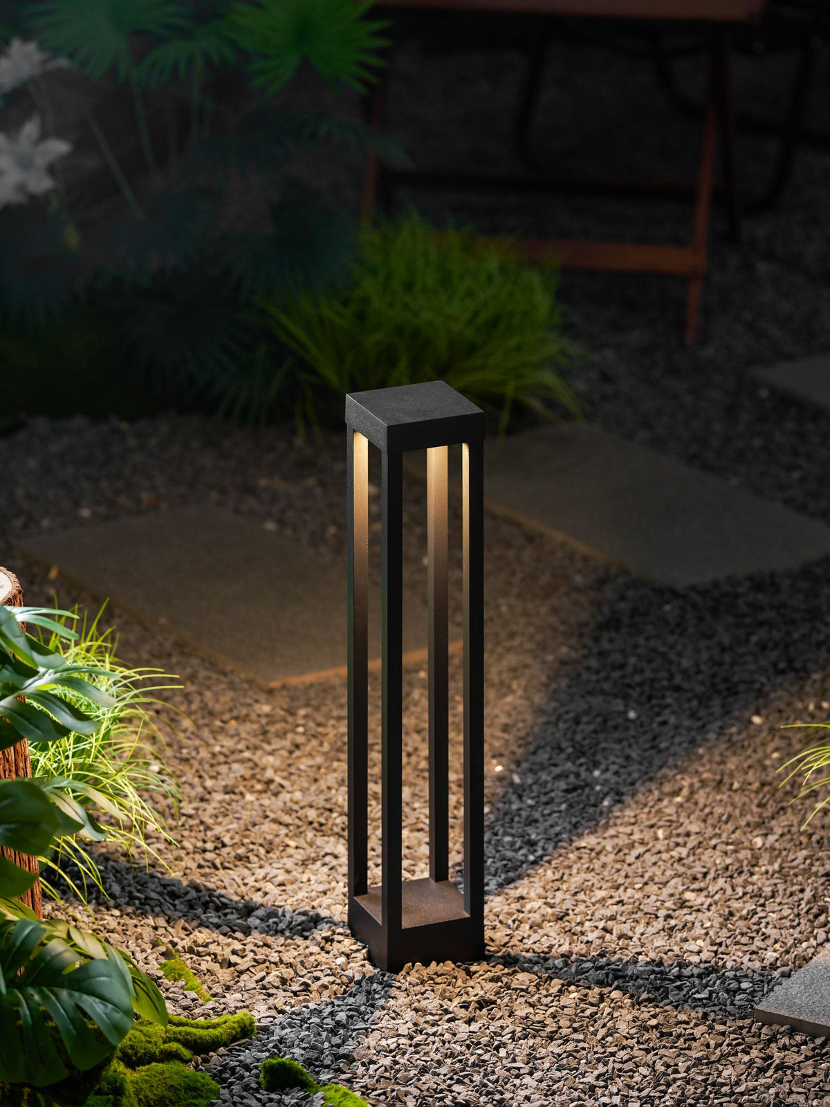 Obsidian Post Outdoor Bollard Light – Minimalist Black Aluminum LED